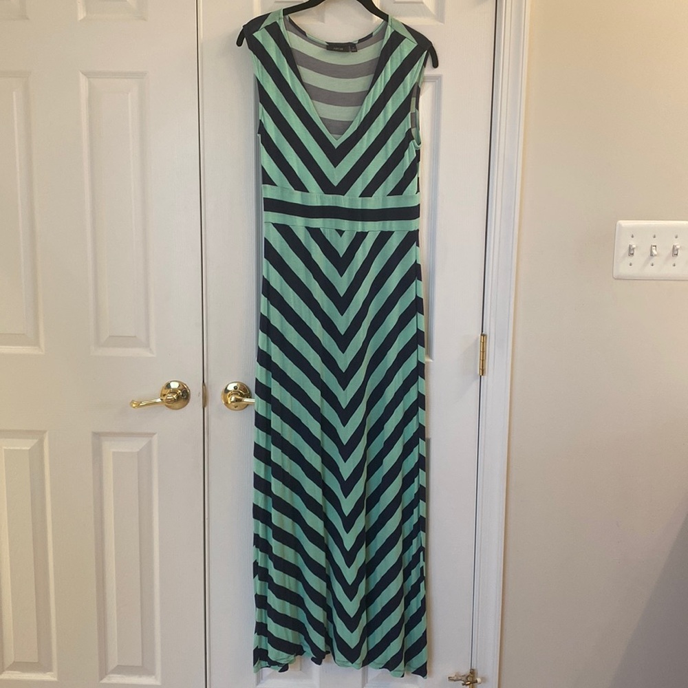 Apt 9 green and navy stripped maxi dress